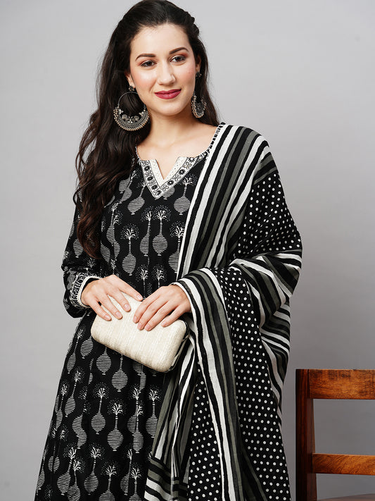 Women Blue & white Yoke Design Empire Pure Cotton Kurti with Dhoti Pants