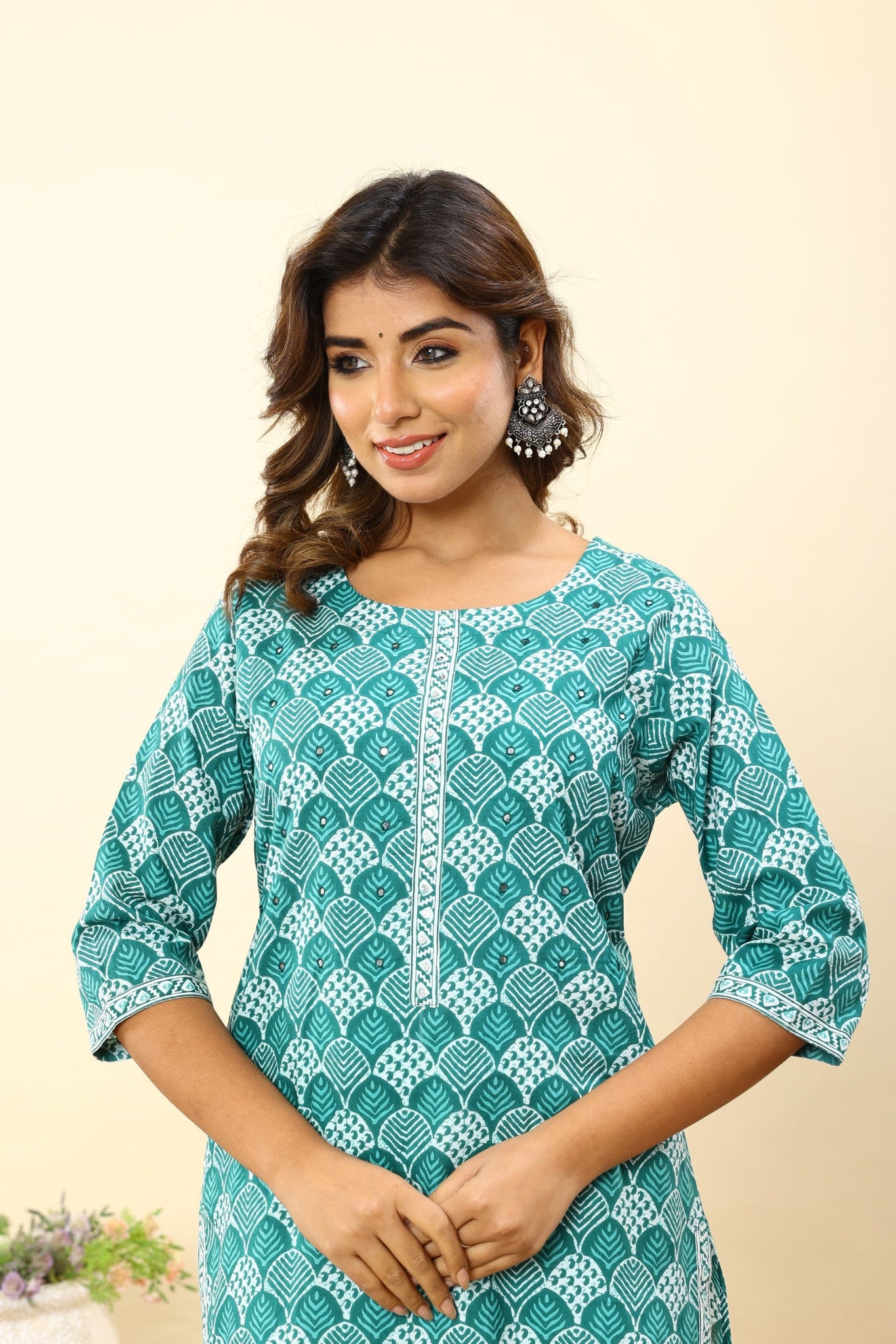 Women Trending Quirky Print Sequins Cotton Kurta